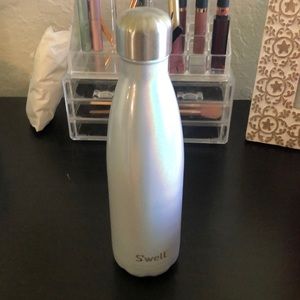 GENTLY USED SWELL BOTTLE